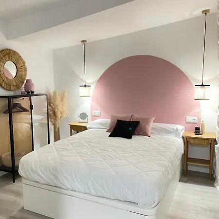 Pequena Independiente Al Lado Burgas